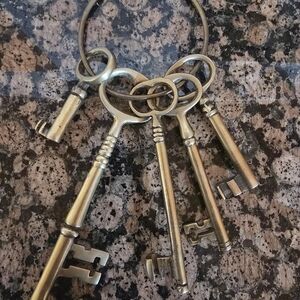 Vintage Gold Key Wall Decor